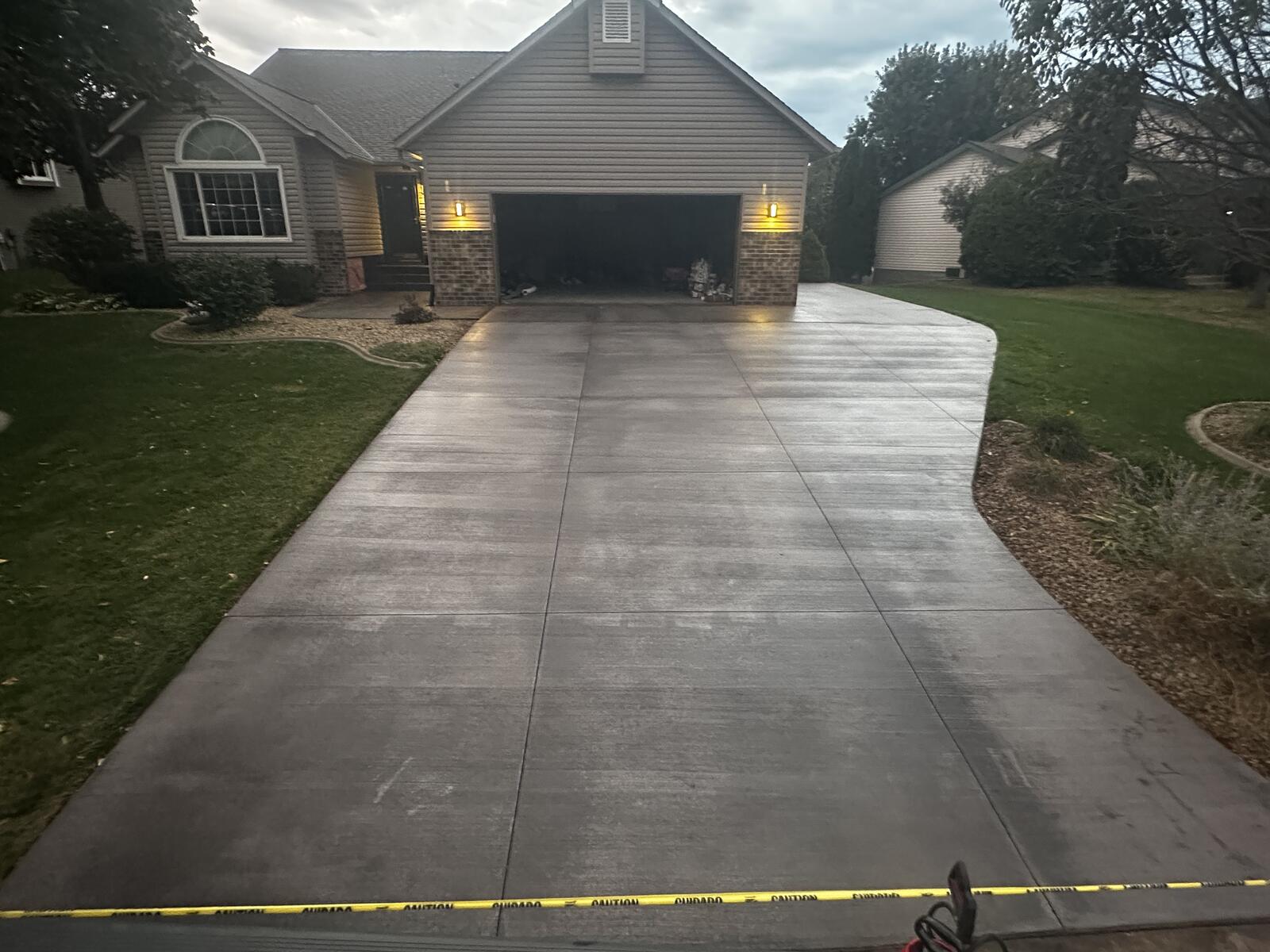 Residential concrete driveway in Brooklyn Park, MN
